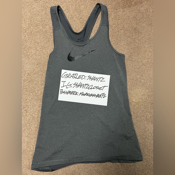 Nike workout tank top - Picture 1 of 3